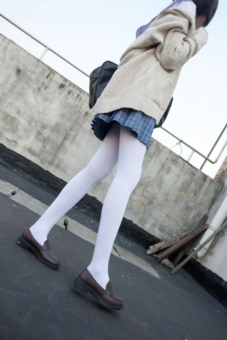 森萝财团《SSR-001》主题写真：74张全套美图