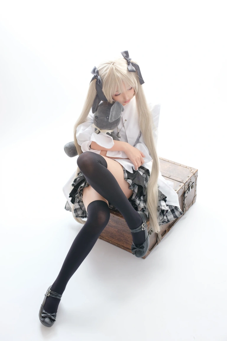 森萝财团《SSR-006》主题写真：90张全套美图