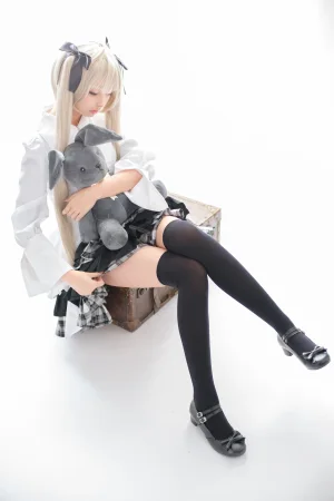 森萝财团《SSR-006》主题写真：90张全套美图