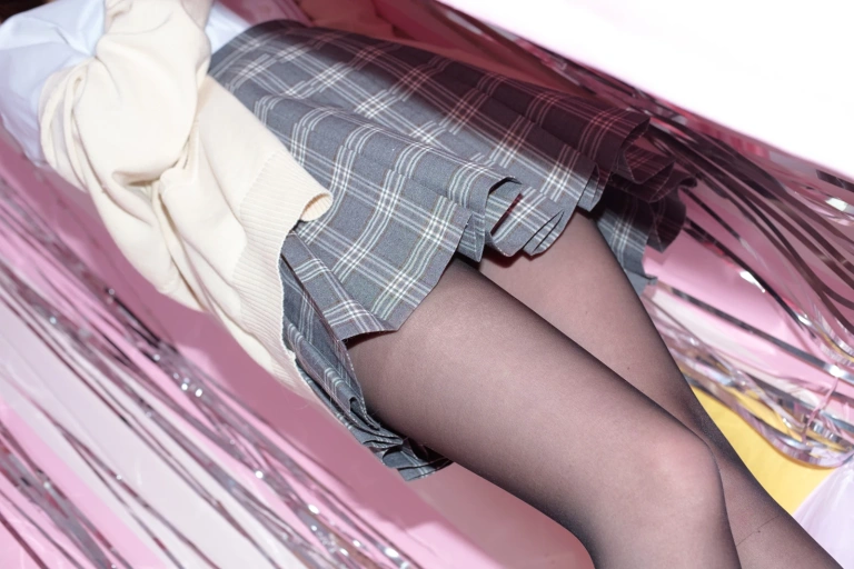 森萝财团《SSR-008》主题写真：75张全套美图