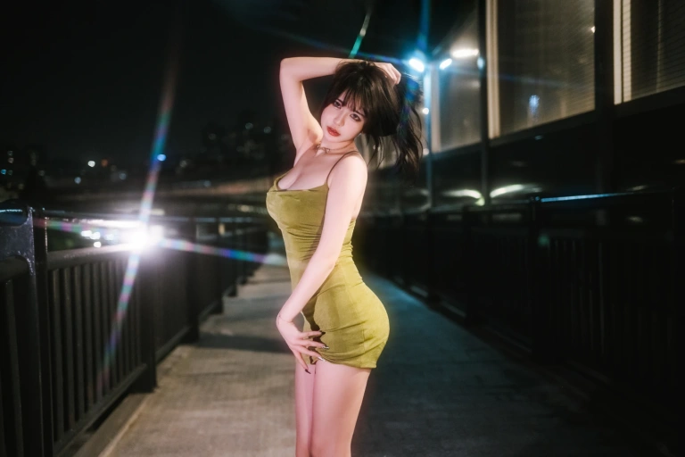 Tina很妖孽呀《绿色连衣裙》主题写真：35张全套美图