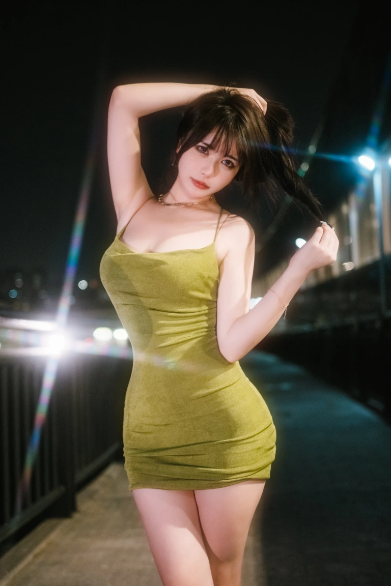 Tina很妖孽呀《绿色连衣裙》主题写真：35张全套美图