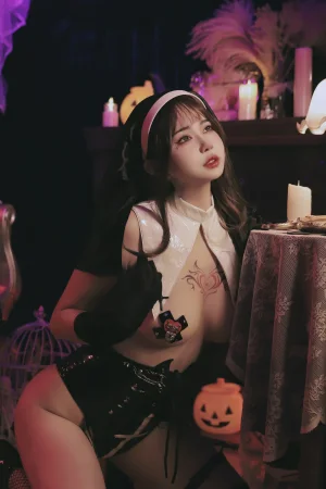 Tina很妖孽呀《万圣修女》主题写真：62张全套美图，含3个视频