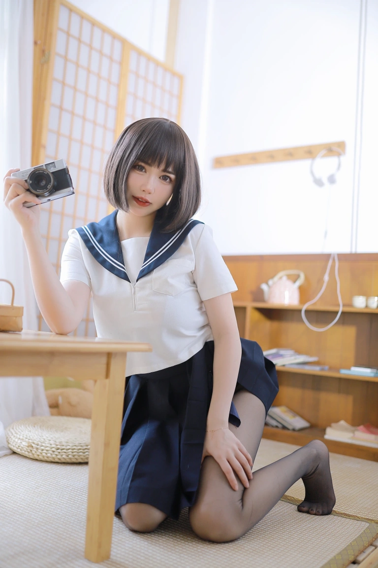 Tina很妖孽呀《捆绑jk》主题写真：111张全套美图，含2个视频