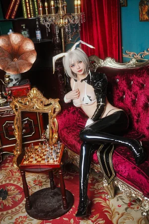 Tina很妖孽呀《皮衣小兔子》主题写真：34张全套美图