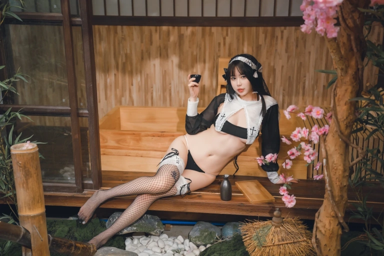 Tina很妖孽呀《修女的秘密》主题写真：28张全套美图
