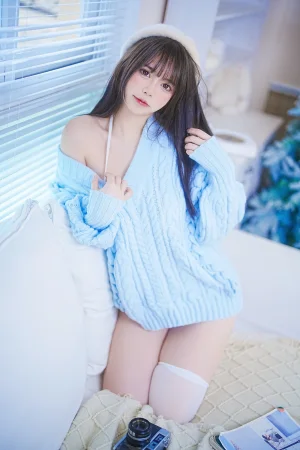 Tina很妖孽呀《蓝色秋冬毛衣》主题写真：28张全套美图
