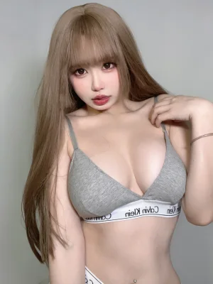 Tina很妖孽呀《耳机妹妹》主题写真：32张全套美图，含1个视频
