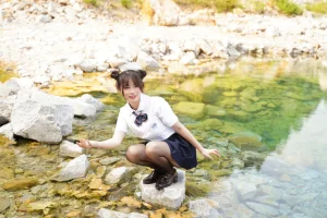 Tina很妖孽呀《小溪体操服死库水JK》主题写真：56张全套美图