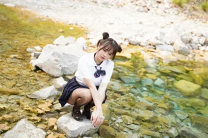 Tina很妖孽呀《小溪体操服死库水JK》主题写真：56张全套美图