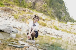 Tina很妖孽呀《小溪体操服死库水JK》主题写真：56张全套美图