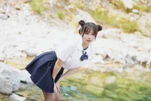 Tina很妖孽呀《小溪体操服死库水JK》主题写真：56张全套美图