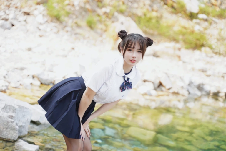 Tina很妖孽呀《小溪体操服死库水JK》主题写真：56张全套美图