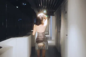 Tina很妖孽呀《夜色连衣裙》主题写真：37张全套美图