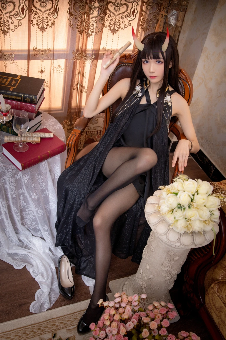 Tomoyo酱《碧蓝 能代礼服》主题写真：12张全套美图