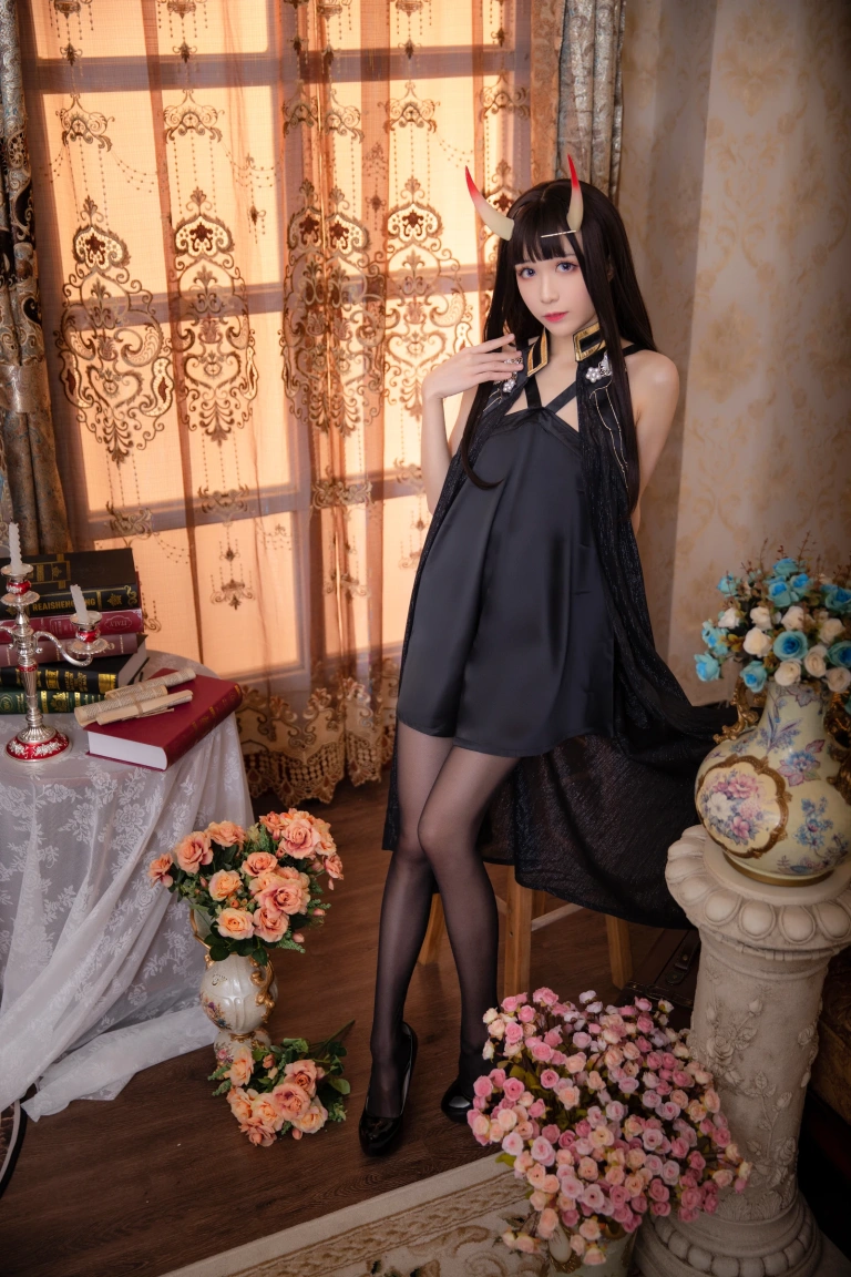 Tomoyo酱《碧蓝 能代礼服》主题写真：12张全套美图