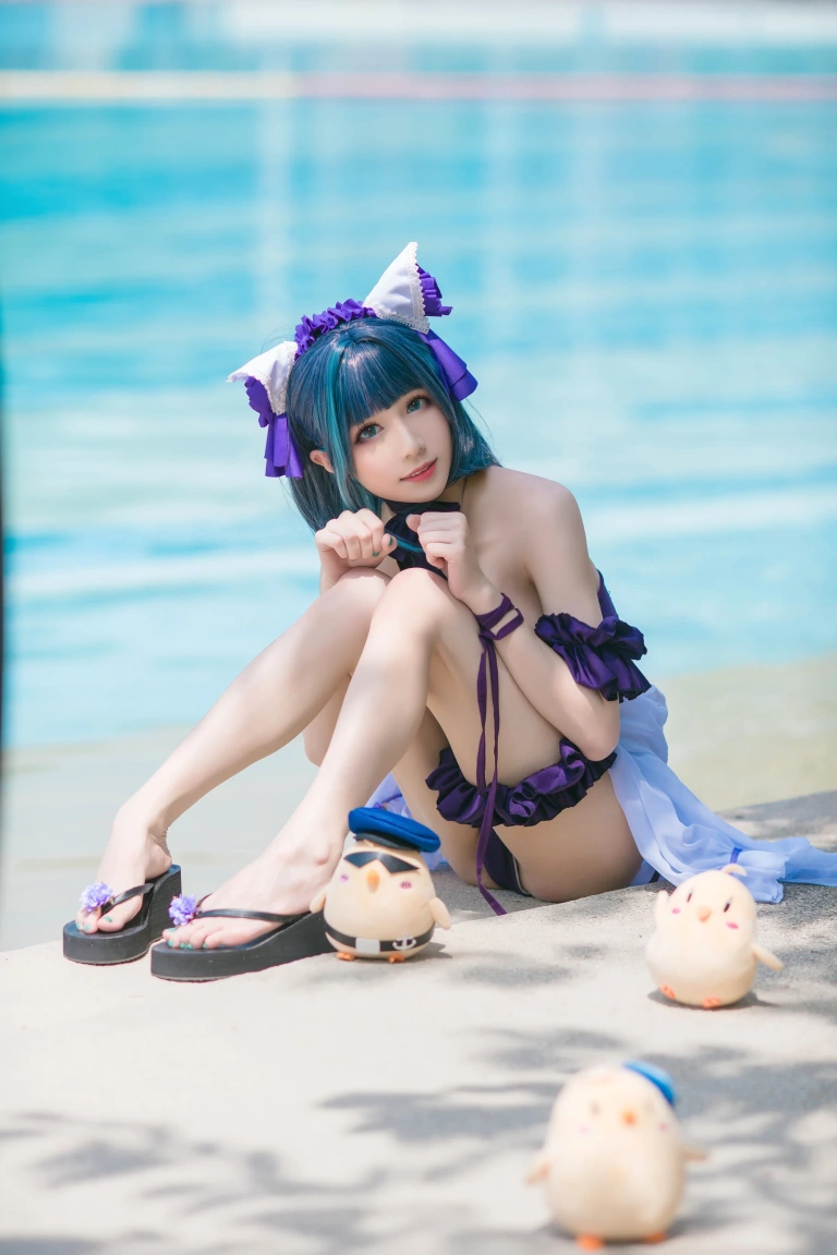 Tomoyo酱《碧蓝 柴郡泳装》主题写真：18张全套美图