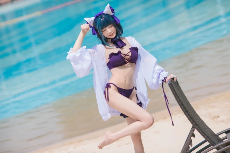 Tomoyo酱《碧蓝 柴郡泳装》主题写真：18张全套美图