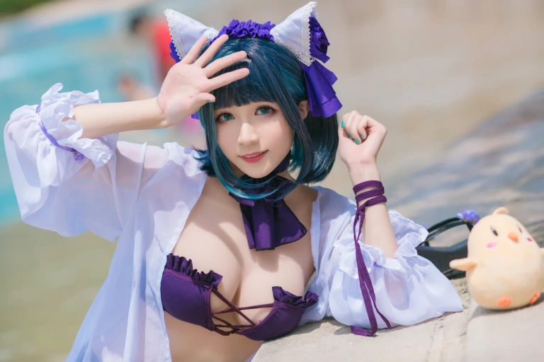 Tomoyo酱《碧蓝 柴郡泳装》主题写真：18张全套美图