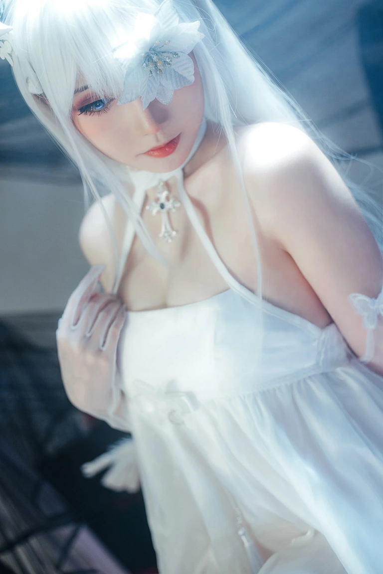 Tomoyo酱&焖焖碳《碧蓝航线 埃姆登 双黑白夜之主》主题写真：29张全套美图