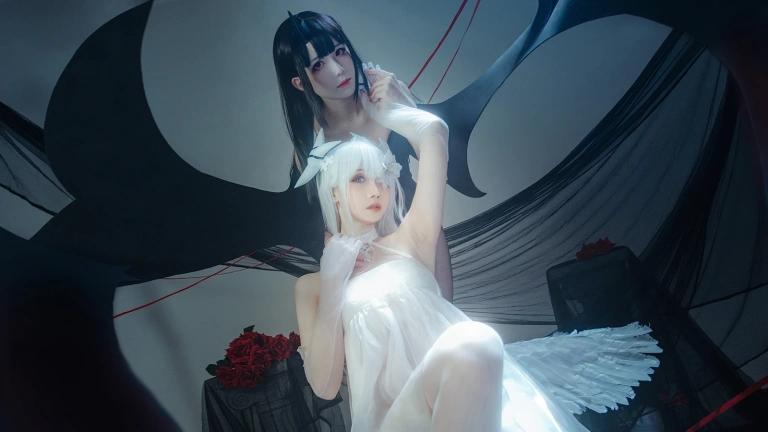 Tomoyo酱&焖焖碳《碧蓝航线 埃姆登 双黑白夜之主》主题写真：29张全套美图