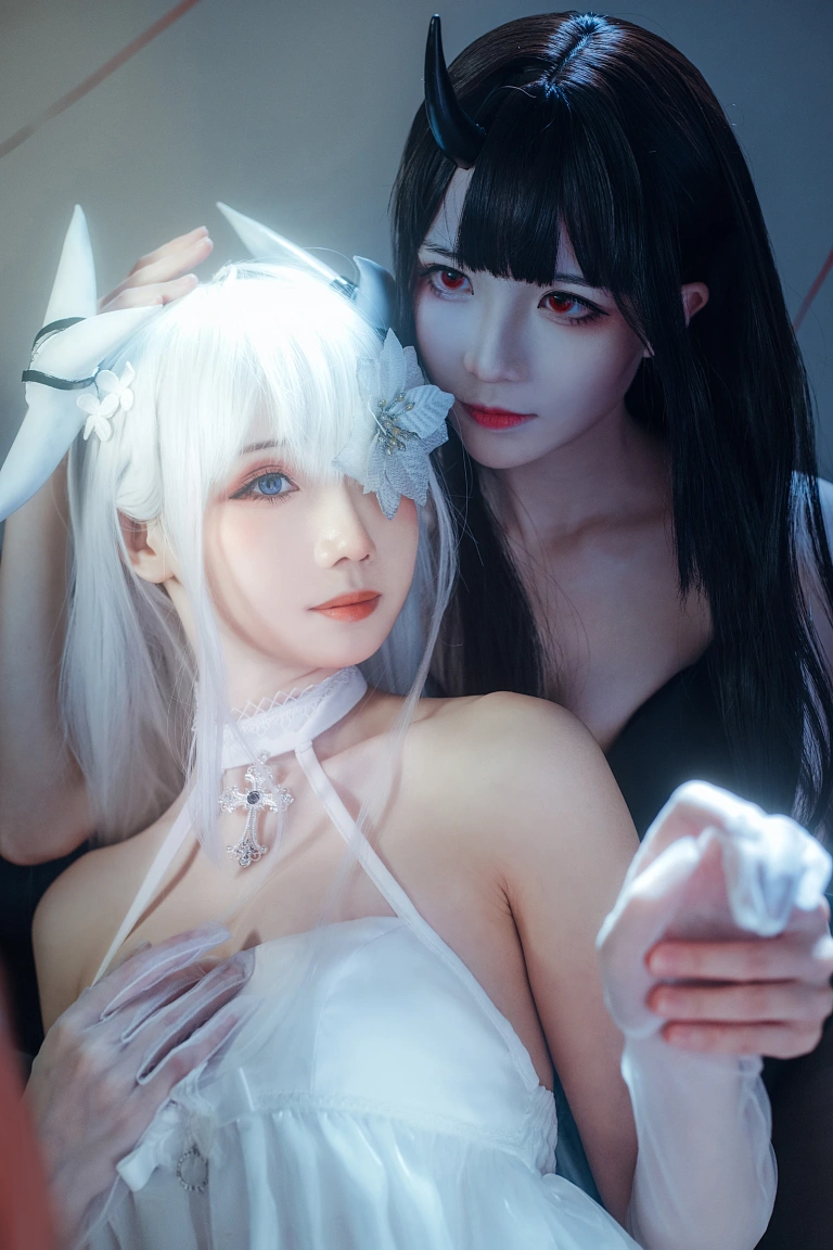 Tomoyo酱&焖焖碳《碧蓝航线 埃姆登 双黑白夜之主》主题写真：29张全套美图