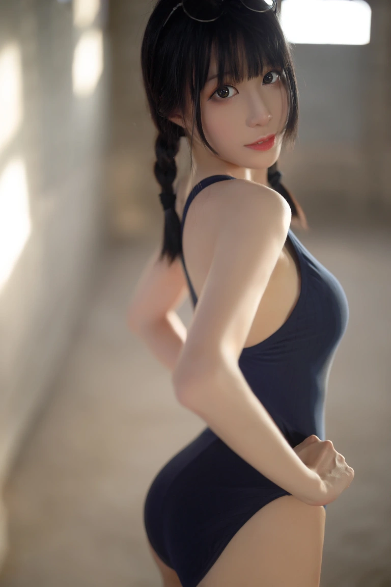 Tomoyo酱《竞泳》主题写真：23张全套美图