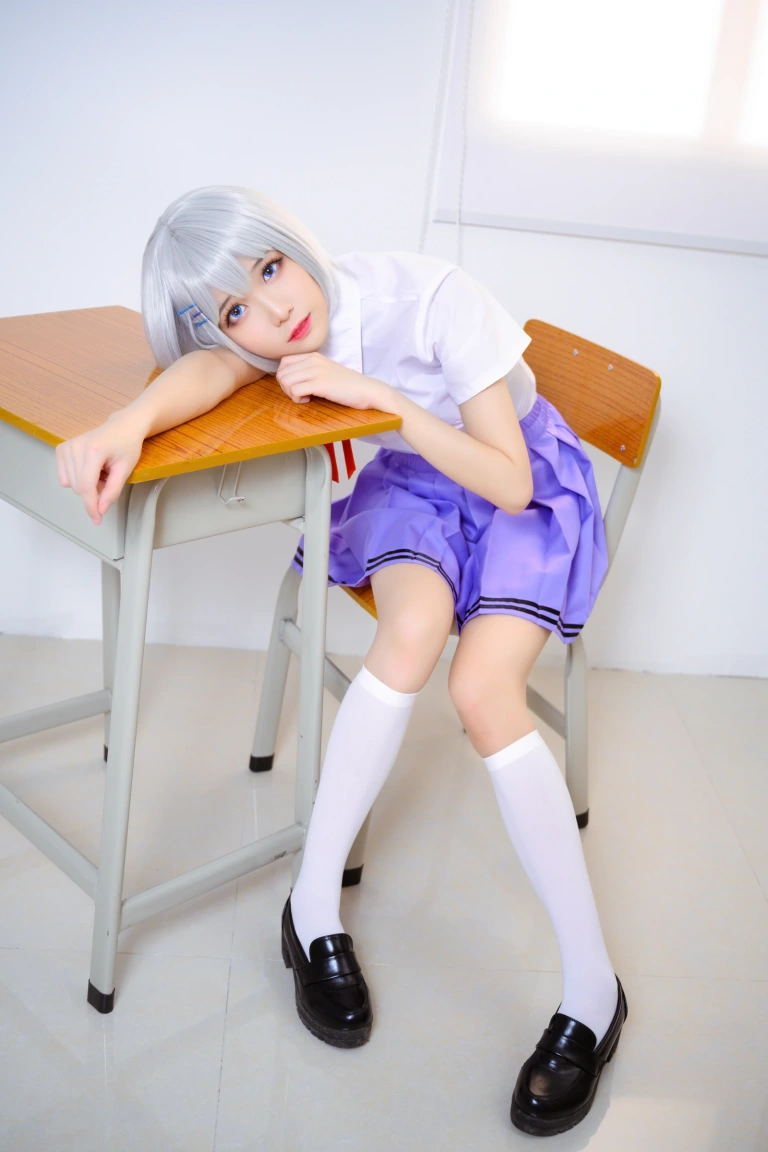 Tomoyo酱《鸢一折纸 校服》主题写真：12张全套美图