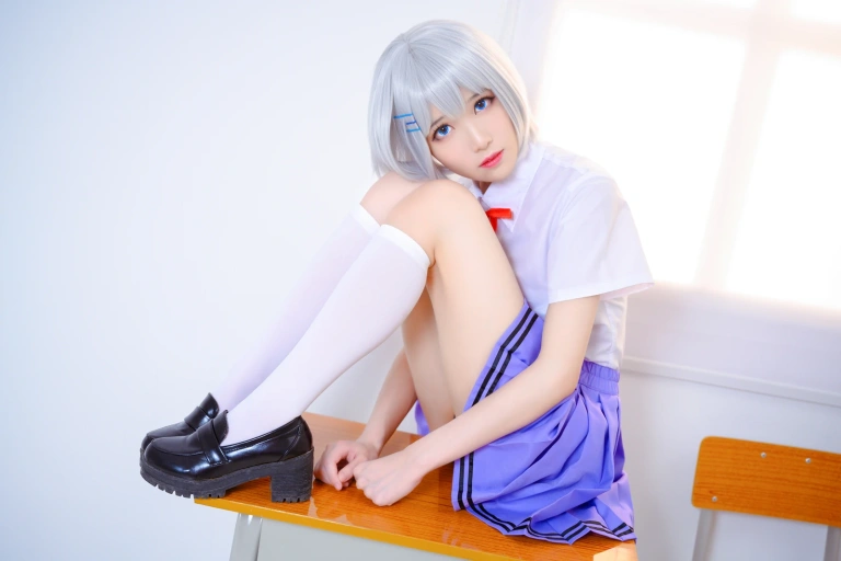 Tomoyo酱《鸢一折纸 校服》主题写真：12张全套美图