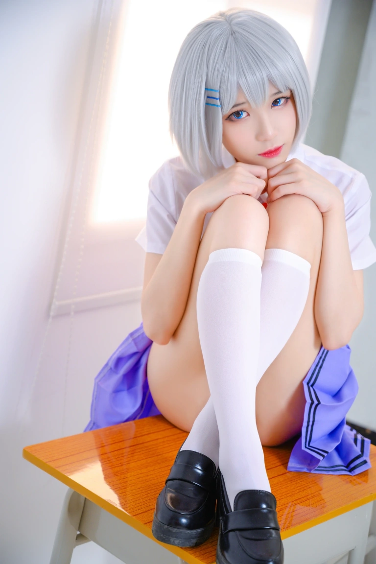 Tomoyo酱《鸢一折纸 校服》主题写真：12张全套美图