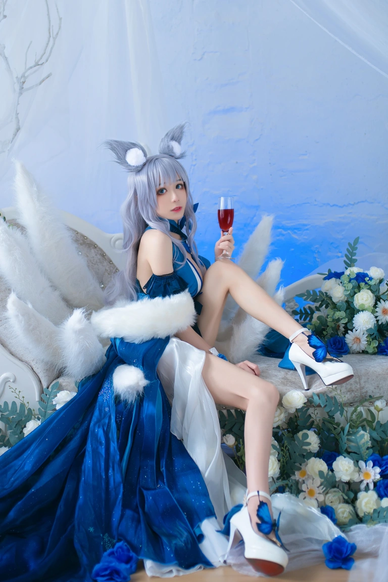 Tomoyo酱《碧蓝航线 信浓礼服》主题写真：22张全套美图