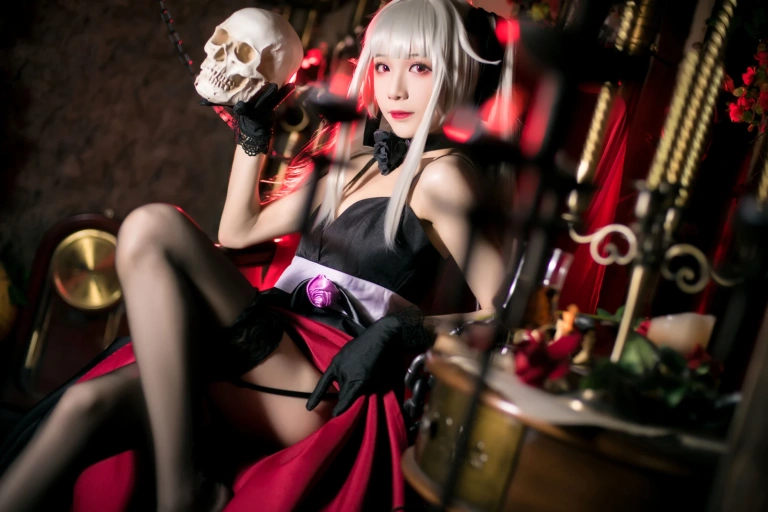 Tomoyo酱《雾枝礼服&水着》主题写真：30张全套美图