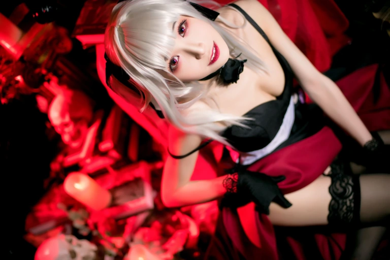 Tomoyo酱《雾枝礼服&水着》主题写真：30张全套美图