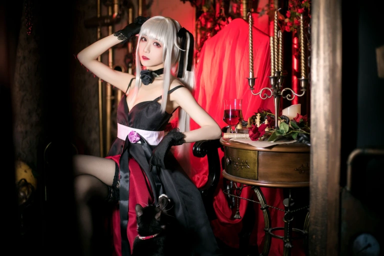 Tomoyo酱《雾枝礼服&水着》主题写真：30张全套美图