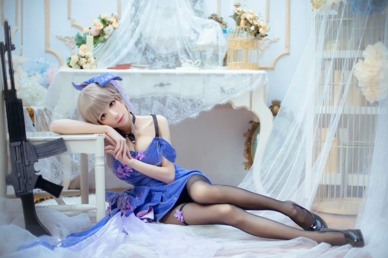 Tomoyo酱《少女前线 k2礼服》主题写真：30张全套美图