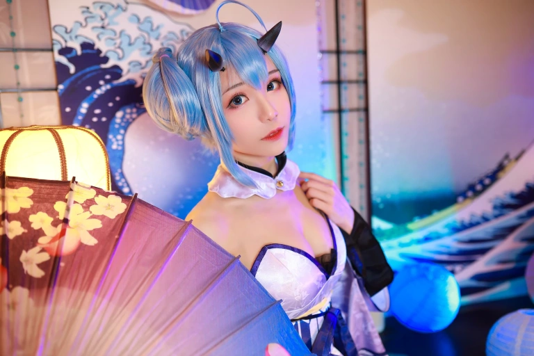 Tomoyo酱《碧蓝 柏》主题写真：18张全套美图