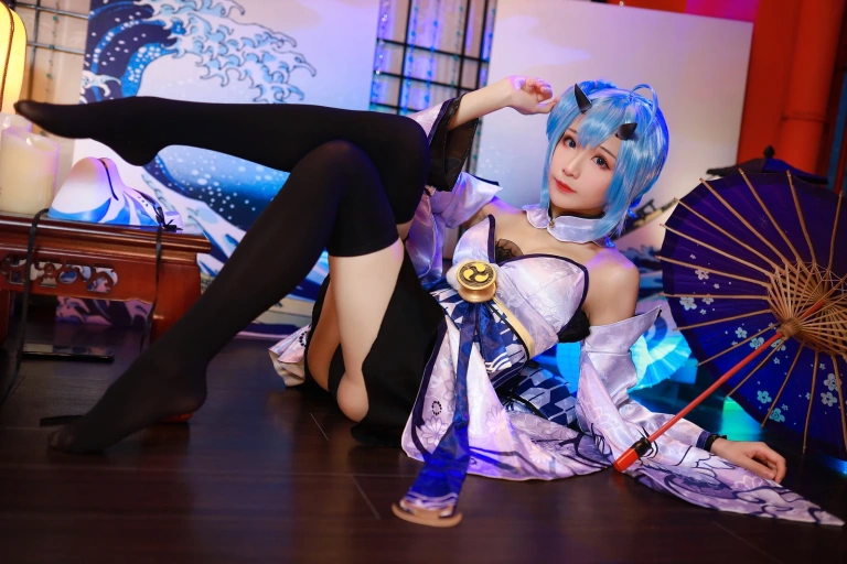 Tomoyo酱《碧蓝 柏》主题写真：18张全套美图