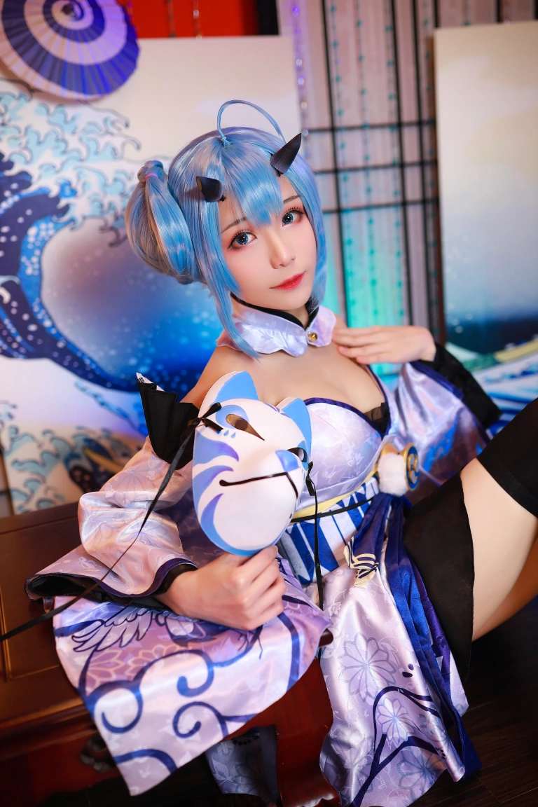 Tomoyo酱《碧蓝 柏》主题写真：18张全套美图