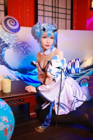 Tomoyo酱《碧蓝 柏》主题写真：18张全套美图