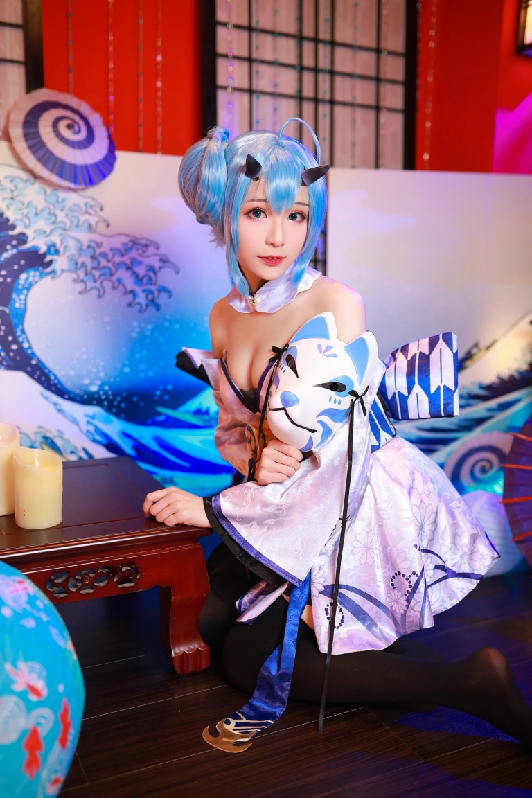 Tomoyo酱《碧蓝 柏》主题写真：18张全套美图