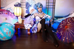 Tomoyo酱《碧蓝 柏》主题写真：18张全套美图