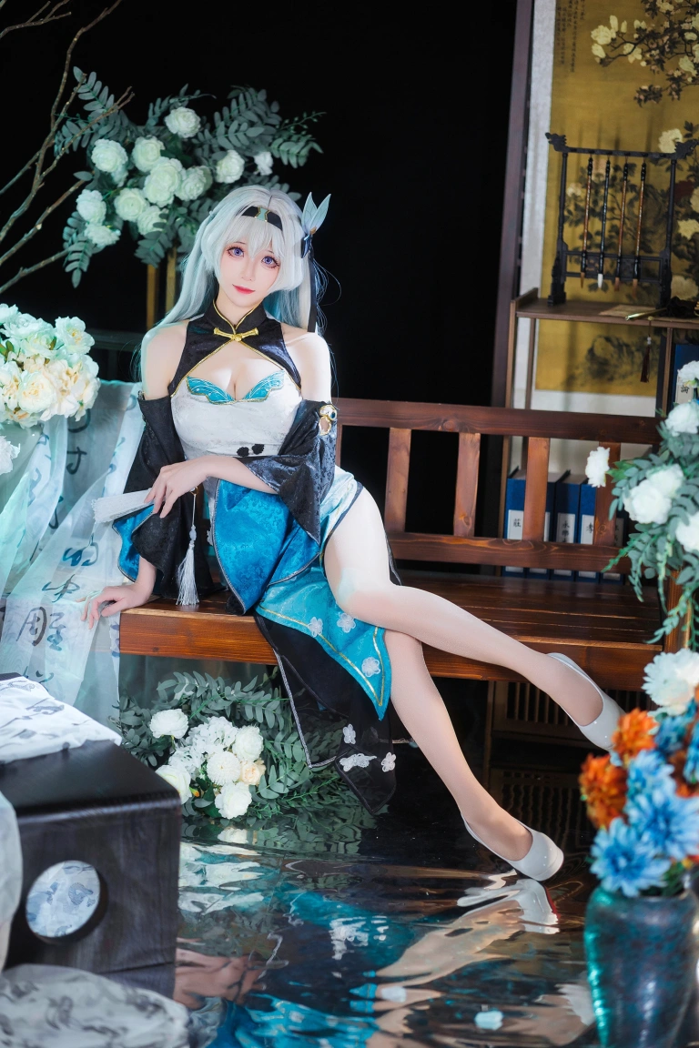 Tomoyo酱《碧蓝航线 流萤旗袍》主题写真：24张全套美图