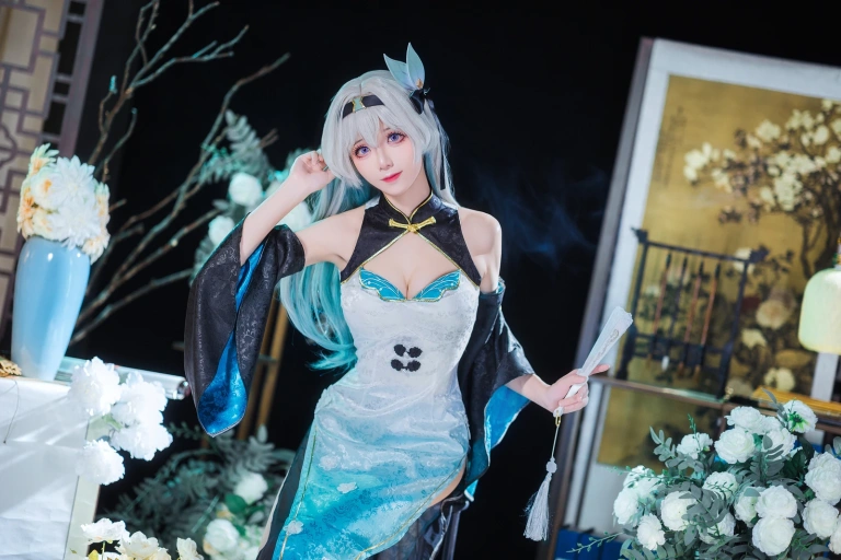 Tomoyo酱《碧蓝航线 流萤旗袍》主题写真：24张全套美图