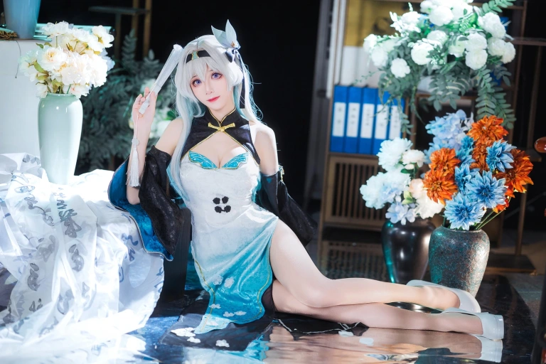 Tomoyo酱《碧蓝航线 流萤旗袍》主题写真：24张全套美图