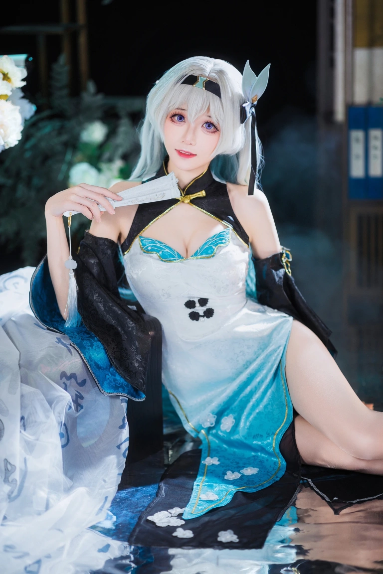 Tomoyo酱《碧蓝航线 流萤旗袍》主题写真：24张全套美图