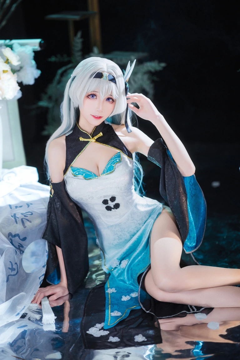 Tomoyo酱《碧蓝航线 流萤旗袍》主题写真：24张全套美图