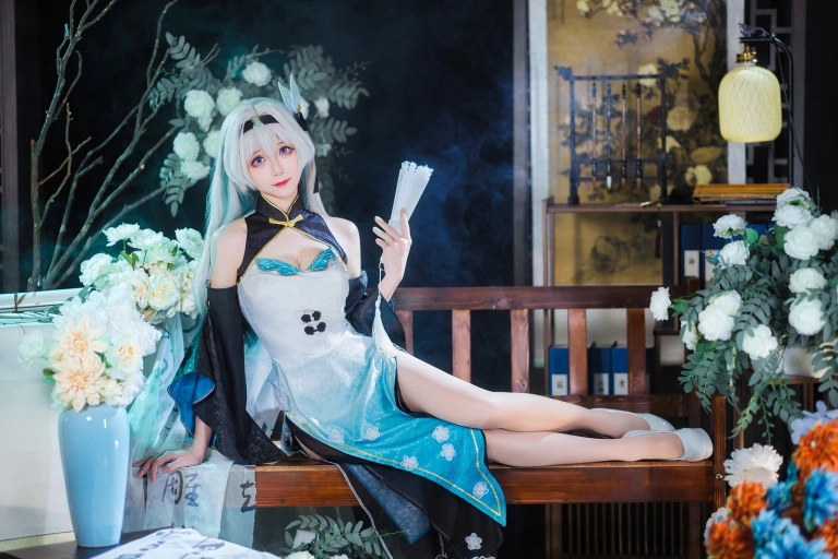 Tomoyo酱《碧蓝航线 流萤旗袍》主题写真：24张全套美图