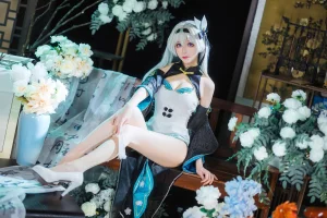 Tomoyo酱《碧蓝航线 流萤旗袍》主题写真：24张全套美图