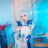 封疆疆v《碧蓝航线 光辉cos》主题写真：15张全套美图