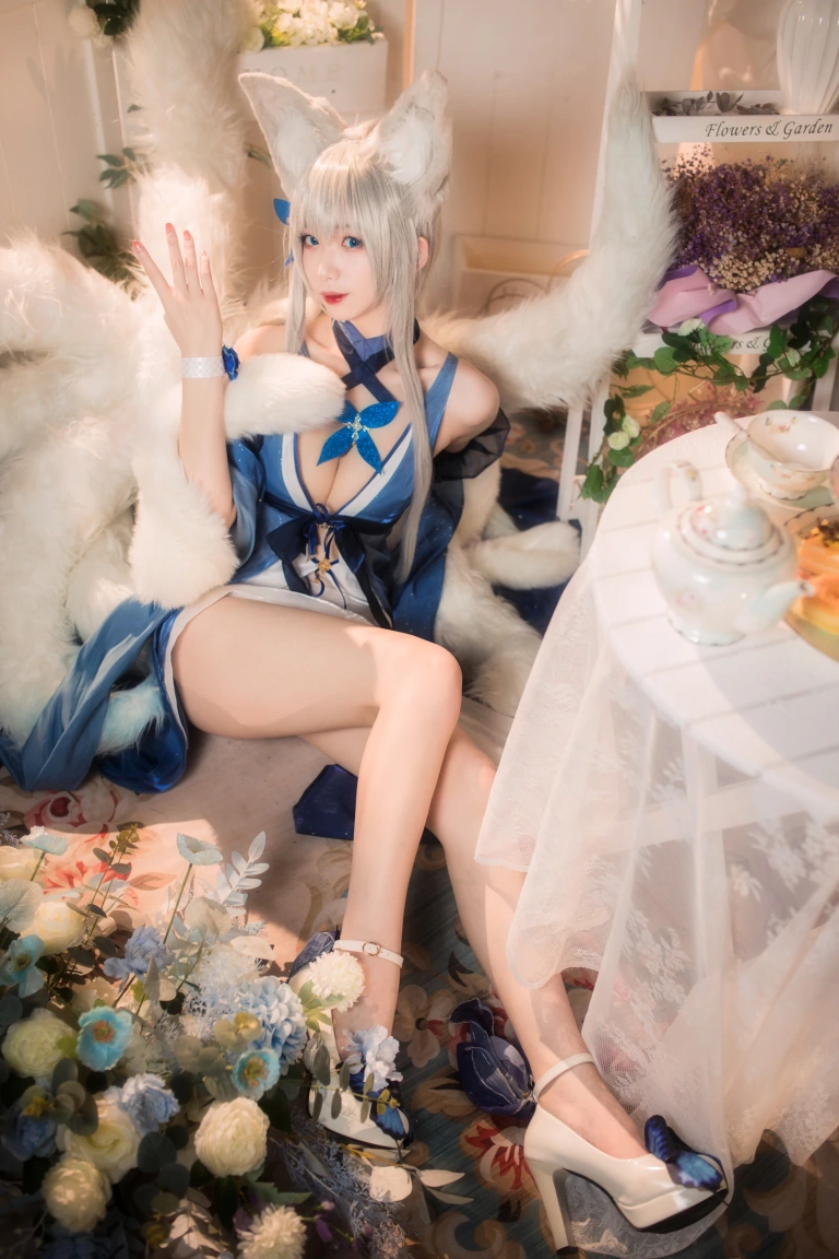 封疆疆v《信浓礼服》主题写真：38张全套美图